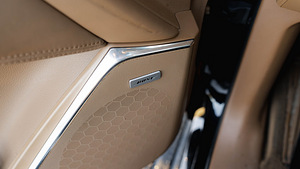 Cadillac Escalade (7 фото из 9)