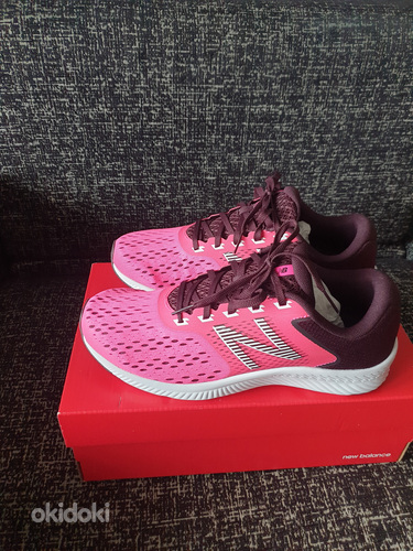 Новые New Balance( оригинал) 40,5, ст 26 см