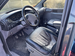 Chrysler voyager 2.5D (10 foto / 15)