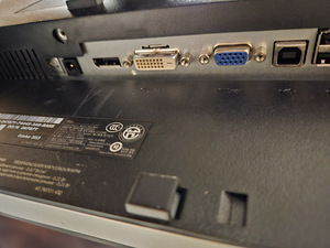 Monitor Dell UltraSharp U2312HM 23" IPS LED FULLHD (5 foto / 5)