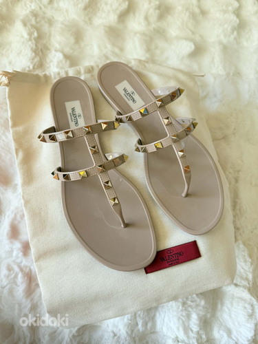 НОВИНКИ Valentino Garavani rockstud шлёпанцы