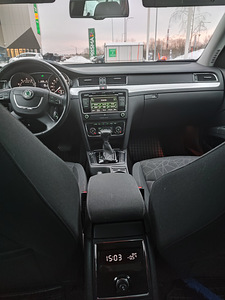 Skoda Superb 2012 195.000 (7 foto / 8)