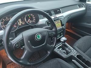 Skoda Superb 2012 195.000 (8 foto / 8)