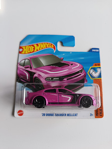 Hot wheels Dodge charger ser error (1 foto / 3)