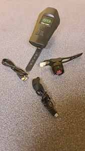 Uus jalgratta esi-ja tagavalgusti koos signaaliga, usb (1 foto / 2)