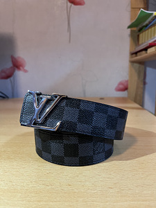 Louise Vuitton ремень (1 фото из 4)
