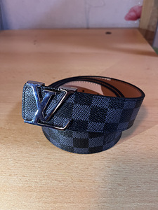 Louise Vuitton ремень (2 фото из 4)