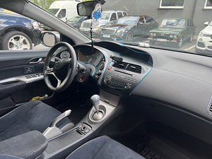 Honda Civic 5D 1.4i (11 foto / 11)