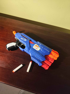 Müüa heas seisukorras NERF DualStrike mängupüstol (1 foto / 3)