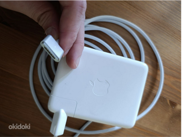 Apple charger magsafe3 + Apple 140W USB-C Power Adapter.