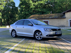 Volkswagen Jetta Comfortline 1.4 90kW (1 foto / 8)
