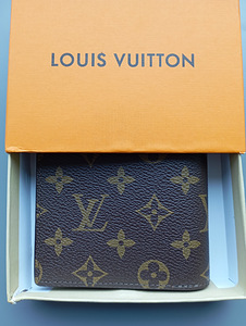 Louis Vuitton (2 foto / 3)