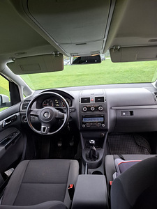 Volkswagen touran (10 foto / 11)