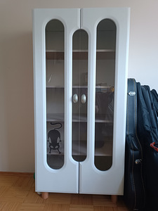 Annan ära kasutatud söögilaud ja raamaturiiul (2 foto / 5)