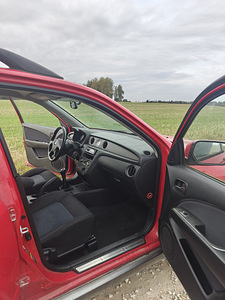 Продается Mitsubishi Outlander (9 фото из 10)