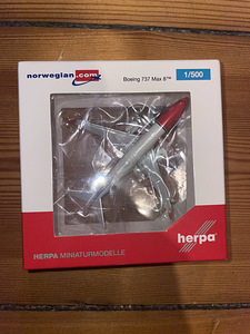 Norwegian Boeing 737 max 8 lennukimudel 1:500 herpa (1 foto / 2)