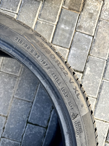 Continental Winter Contact TS860S R22/275/35+R22/315/30 (4 foto / 10)