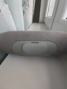 JBL динамик (7 фото из 7)