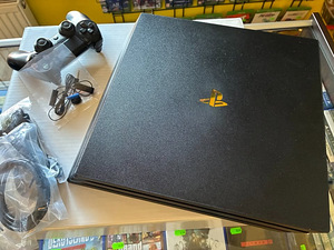 Sony Playstation PRO 1TB (2 foto / 3)