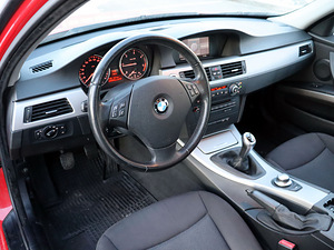 BMW 318 105kW (6 foto / 10)