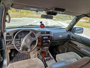 Nissan Patrol (11 foto / 15)