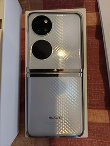 Huawei P 50 Pocket (2 foto / 5)