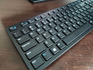 Inspiron 5477 серии AIO 23,8 дюйма (8 фото из 10)