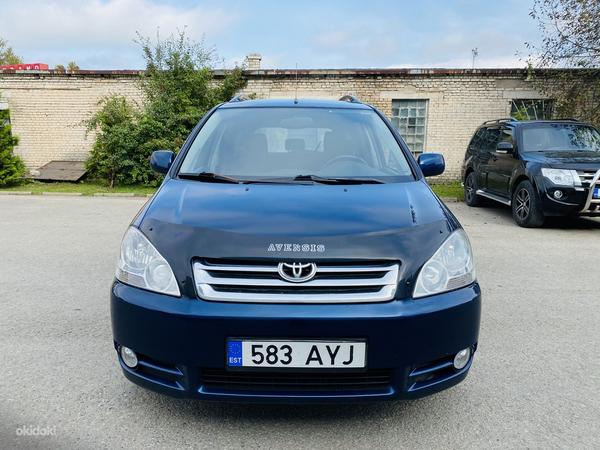 Toyota Avensis Verso 2.0d 85kw 2001г (фото #8)