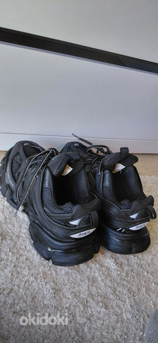 Balenciaga track