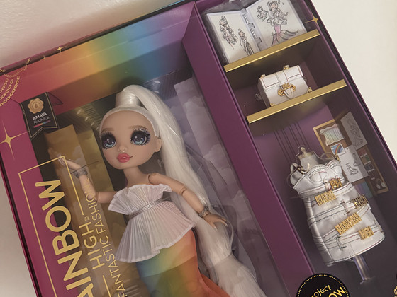 Rainbow High Fantastic Fashion Amaya