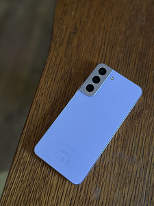 Samsung Galaxy S22 (3 фото из 5)