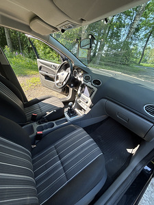 Ford Focus 1.6 74 kW (6 foto / 12)