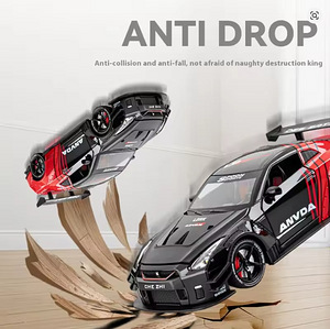 1:24 Nissan GTR (3 foto / 7)
