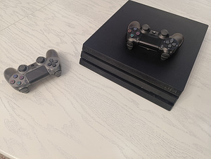 PlayStation 4 Pro 1TB + 2 ջոյստիկ + PS Plus premium (3 լուսանկար / 3)