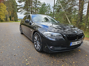 BMW 523i 2010 года (2 фото из 7)