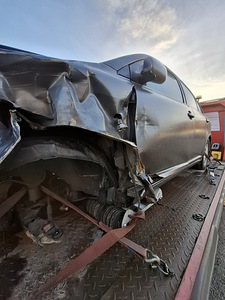 Lammutan Toyota Avensis 2.2 TDI T250 sedaan (3 foto / 9)