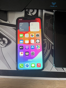 iPhone XR 64GB (1 foto / 3)