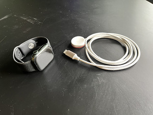 Apple Watch Series 7 41mm koos kaitseklaasiga (3 foto / 3)