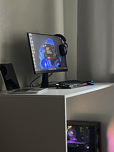 Gaming PC + 144Hz Monitor (1 foto / 5)