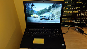 Alienware 17 R4 - Intel i7 7820HK, NVIDIA GeForce GTX 1080 (3 foto / 3)