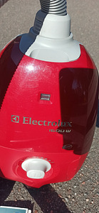 ПЫЛЕСОС ELECTROLUX 1600w (2 фото из 2)