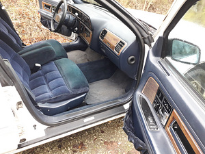 Lincoln Continental 1988a (1 foto / 11)