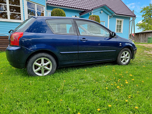 Toyota Corolla D-4D 2003 (6 foto / 14)