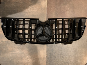 Решётки радиатора Mercedes Benz GL X164 GT AMG 2006-2009 (4 фото из 9)