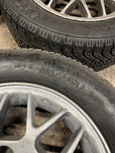 Диски Mitsubishi зимние шины 205/65/15 (3 фото из 5)