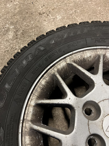 Диски Mitsubishi зимние шины 205/65/15 (5 фото из 5)