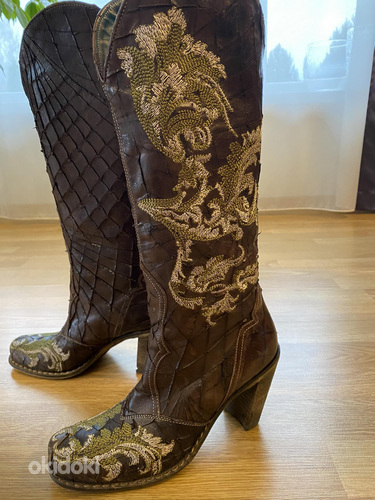 Кожаные сапоги с вышивкой в ковбойском стиле, размер 37 (фото #1)