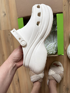 Crocs (2 фото из 8)