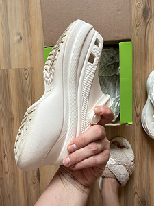 Crocs (7 фото из 8)