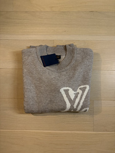 Louis Vuitton Sweather (6 foto / 6)